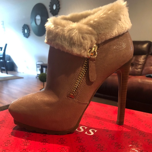 Shoes (heels) - Picture 5 of 8